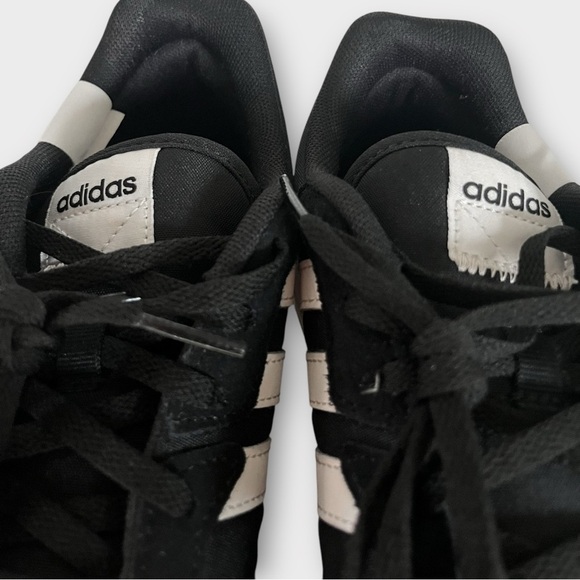 ADIDAS Womens 7.5 Retrorun Core Athletic Sneakers Black White Shoes - Picture 8 of 9